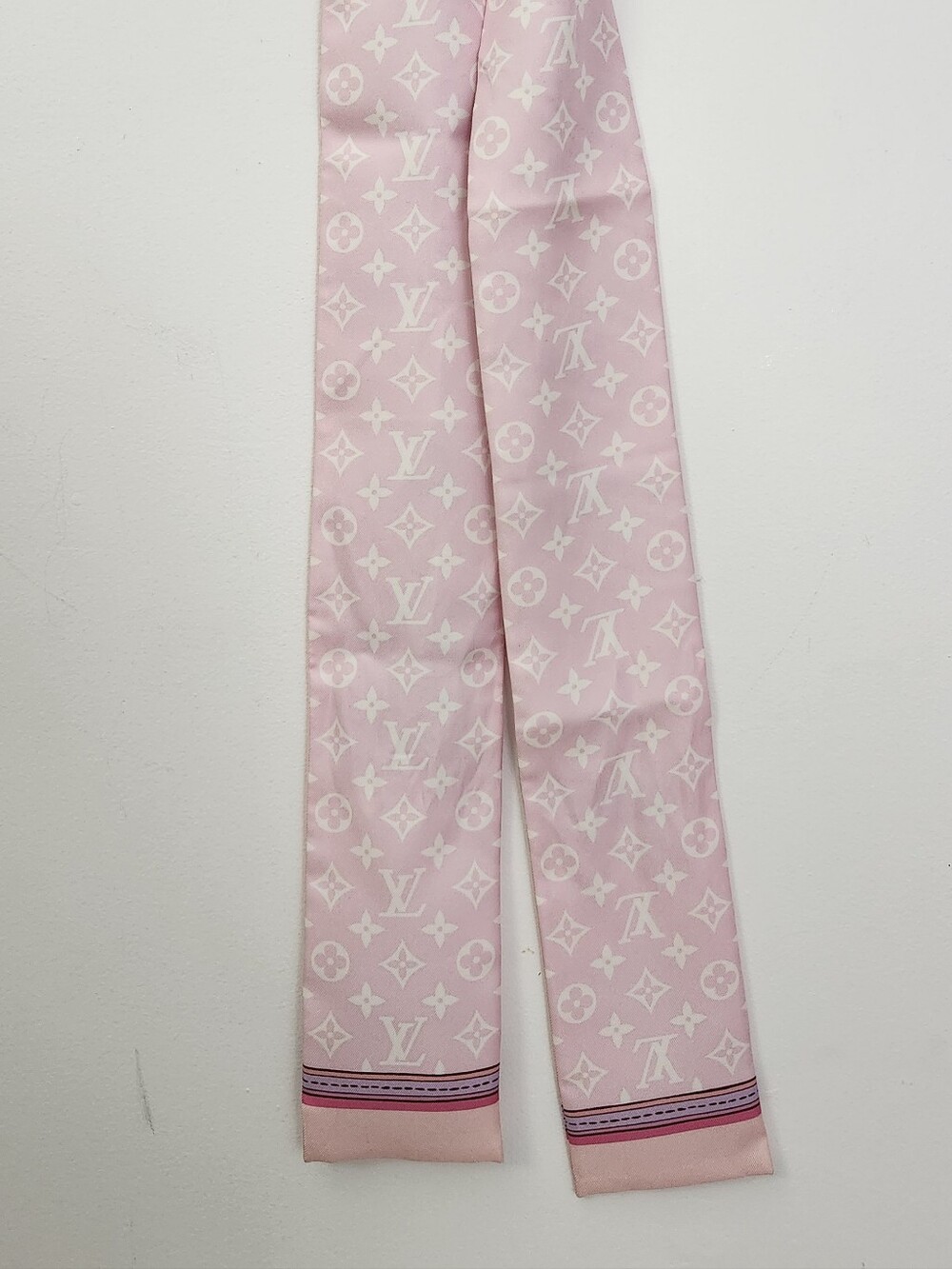 Authentic Louis Vuitton Light Pink Silk Twilly with Monogram Motifs - Picture 3 of 3
